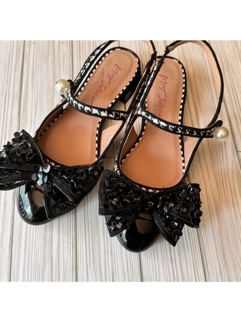 Betsey Johnson LIVY HOUNDSTOOTH Mary Jane Women's Flats Bow and Pearl Detail 7.5